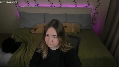 Ela give me a thumbs up if you like it  and this is important for the development of the account online show from February 25, 2026, 6:39 pm