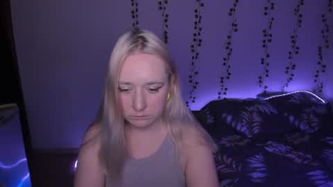 Snapshot of elovinora chatting on August 8, 2026, 7:05 pm Ela give me a thumbs up if you like it and this is important for the development of the account online show from August 8, 2026, 7:05 pm