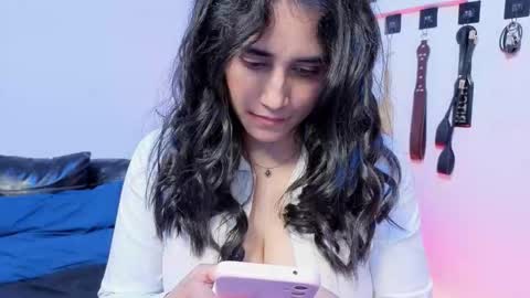 elowen_halley1 online show from February 11, 2026, 5:18 pm