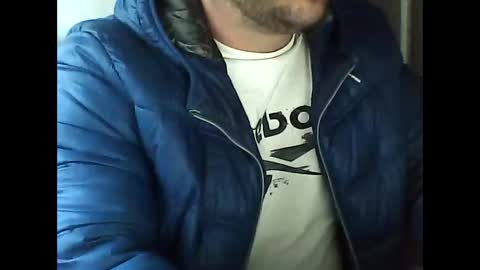 elpeladilla online show from November 22, 2025, 3:44 pm