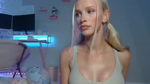 elsa_may online show from March 10, 2026, 1:21 am