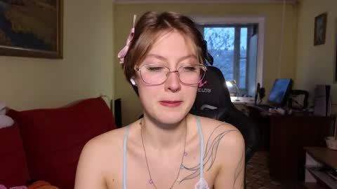 elsaangel online show from November 18, 2025, 2:17 am