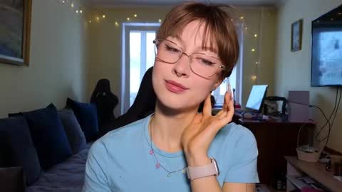 elsaangel online show from December 19, 2025, 5:36 am