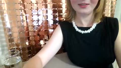 ElsaMartinez online show from September 22, 2025, 6:21 pm