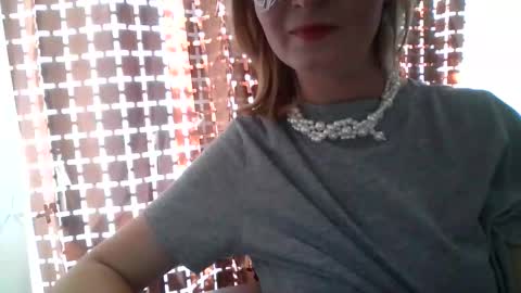 ElsaMartinez online show from September 25, 2025, 9:13 am