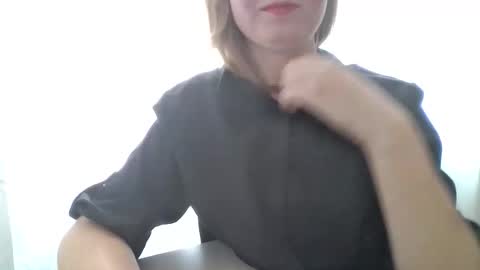 ElsaMartinez online show from September 26, 2025, 9:57 am