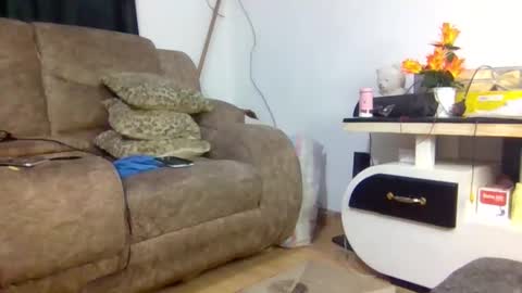 elsie02 online show from December 1, 2025, 11:04 am