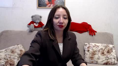 ElvinaSweet online show from April 3, 2026, 5:49 am