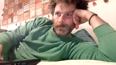 elyjahoye online show from November 17, 2025, 8:36 pm