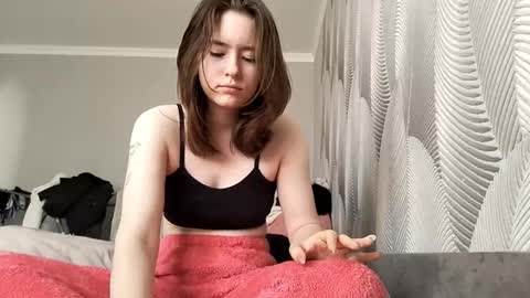 Luna online show from October 21, 2025, 6:03 am