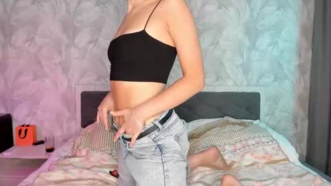 Elysia online show from September 13, 2025, 9:25 pm
