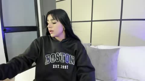 E L Y online show from July 3, 2026, 12:33 pm