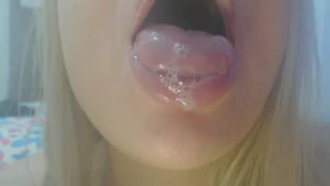 E L Z A  online show from February 24, 2025, 7:19 pm