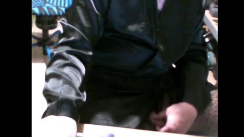 Em online show from April 18, 2026, 7:07 pm