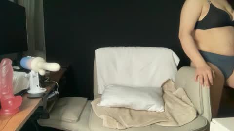 Ema Love online show from February 10, 2026, 1:10 am