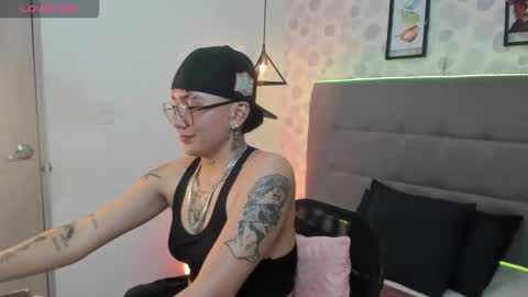 emahills__axelrose online show from November 9, 2025, 5:06 am