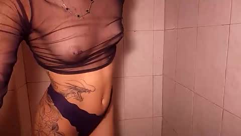 Snapshot of emalu_jones chatting on April 5, 2026, 2:09 am Ema Luna online show from April 5, 2026, 2:09 am