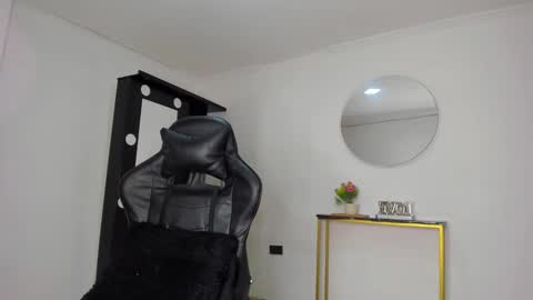 . online show from December 3, 2025, 10:57 am