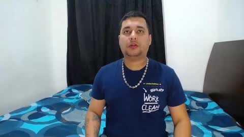 Snapshot of ember_wanda_ chatting on January 4, 2025, 9:31 pm Ember and Wanda online show from January 4, 2025, 9:31 pm