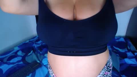 Snapshot of ember_wanda_ chatting on January 24, 2025, 7:51 am Ember and Wanda online show from January 24, 2025, 7:51 am