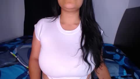 Snapshot of ember_wanda_ chatting on January 30, 2025, 9:25 pm Ember and Wanda online show from January 30, 2025, 9:25 pm