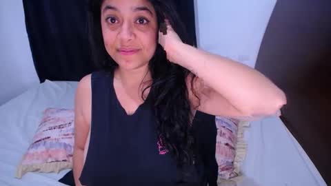 Snapshot of ember_wanda_ chatting on February 5, 2025, 4:37 am Ember and Wanda online show from February 5, 2025, 4:37 am