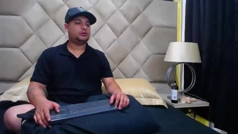 Snapshot of ember_wanda_ chatting on March 9, 2025, 4:27 am Ember and Wanda online show from March 9, 2025, 4:27 am
