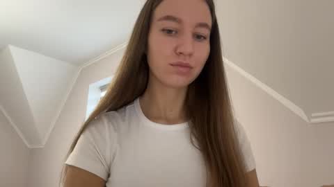 Alina online show from November 9, 2025, 12:25 pm