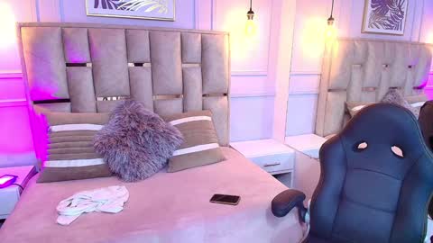 Snapshot of emelie_ch_ chatting on January 9, 2025, 12:57 am Emily  online show from January 9, 2025, 12:57 am