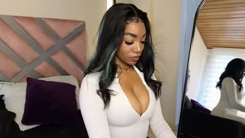 anyelii  online show from March 10, 2025, 4:57 pm