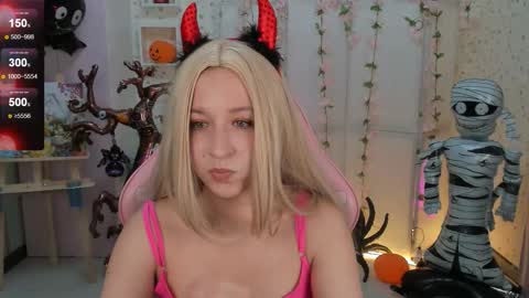 Snapshot of emely_garcias chatting on November 1, 2025, 12:07 pm emelia online show from November 1, 2025, 12:07 pm