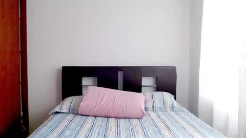 emely_sexx online show from November 28, 2025, 5:04 pm