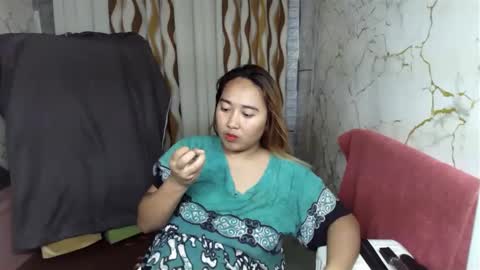 Emely online show from December 3, 2025, 8:00 am