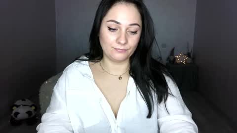 Emely online show from March 5, 2025, 5:18 am