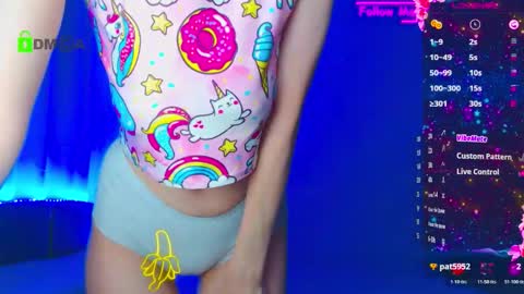 Emely online show from November 5, 2025, 1:38 am