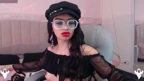 Snapshot of emerald_gh chatting on October 15, 2025, 3:28 am Danna online show from October 15, 2025, 3:28 am
