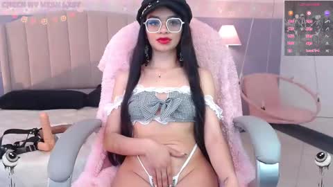 Snapshot of emerald_gh chatting on October 16, 2025, 10:00 pm Danna online show from October 16, 2025, 10:00 pm