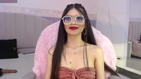 Danna online show from November 22, 2025, 3:49 am