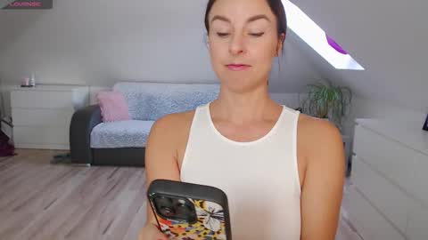 just me online show from September 19, 2025, 9:54 am