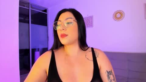 emi_carter online show from December 17, 2025, 9:21 pm