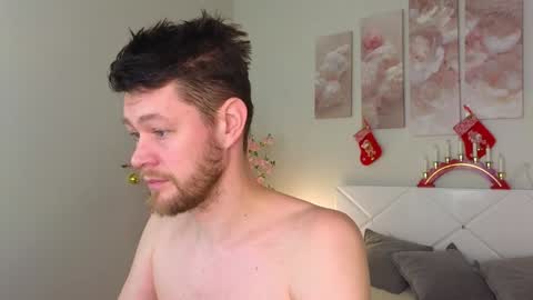 Snapshot of emi_jake chatting on December 18, 2024, 10:51 am emi_jake online show from December 18, 2024, 10:51 am