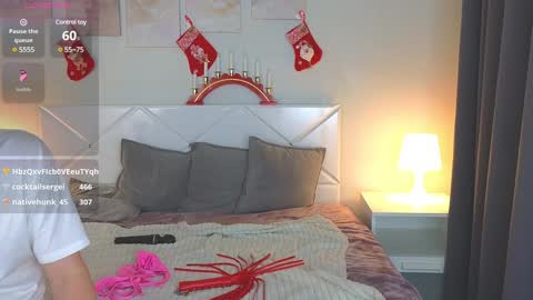 Snapshot of emi_jake chatting on January 3, 2025, 7:39 pm emi_jake online show from January 3, 2025, 7:39 pm