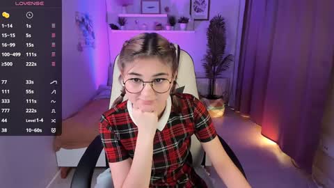 Snapshot of emi_joy chatting on January 19, 2025, 5:49 pm Emily follow me online show from January 19, 2025, 5:49 pm