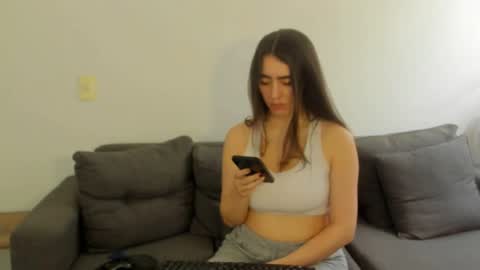 emi_royse online show from February 27, 2026, 5:46 pm