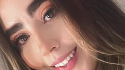 emi_royse online show from April 2, 2026, 6:27 pm