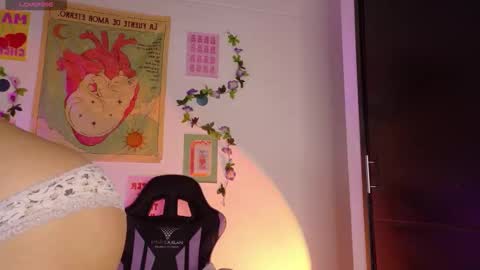 Snapshot of emicute_ chatting on February 21, 2026, 3:07 am online show from February 21, 2026, 3:07 am