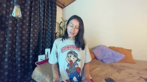 Emilia Gomez online show from February 9, 2025, 10:53 am