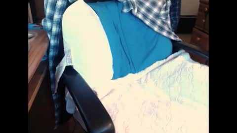 Snapshot of emil_karpo chatting on January 9, 2025, 3:23 pm Terrance1st online show from January 9, 2025, 3:23 pm