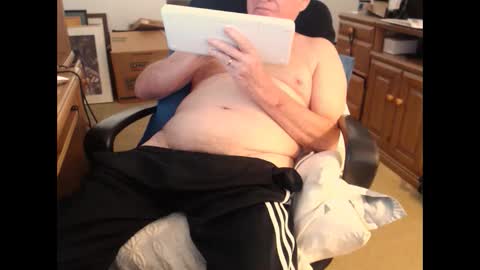 Snapshot of emil_karpo chatting on February 10, 2025, 4:04 pm Terrance1st online show from February 10, 2025, 4:04 pm