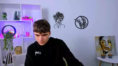 Snapshot of emil_lucky chatting on February 7, 2026, 10:19 am emil_lucky online show from February 7, 2026, 10:19 am